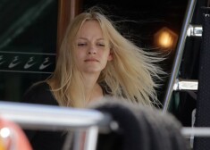 Latviešu supermodele Ginta Lapiņa gūst pirmo uzvaru tiesvedībā pret savu bijušo modeļu aģentūru.