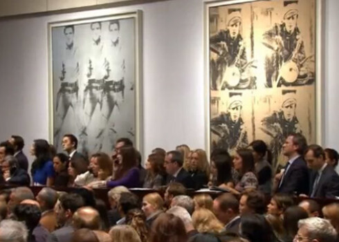 Izsolē par 151 miljonu ASV dolāru pārdotas divas Vorhola gleznas. VIDEO