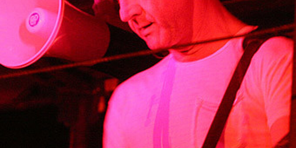 Grupa “Jumprava” savā 30 gadu jubilejas koncertā “Palladium Rīga” pārsteidza ir vizuāli krāšņu skatuves risinājumu.