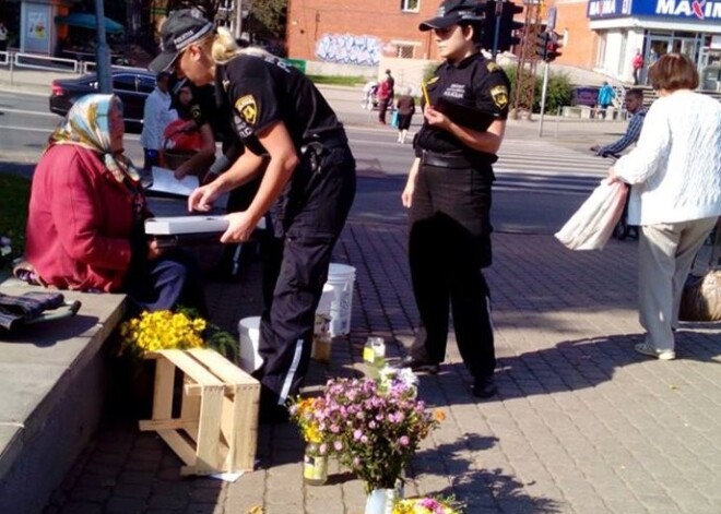 Policija: Iļģuciema ābolu tantiņu sodīšana bija pamatota. FOTO