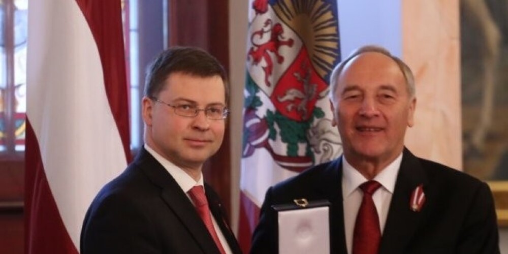 Валдис Домбровскис получил орден Трех звезд