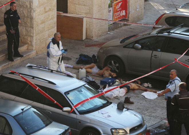 Palestīniešu sarīkotā slaktiņā sinagogā Jeruzalemē nogalināti četri izraēlieši. FOTO