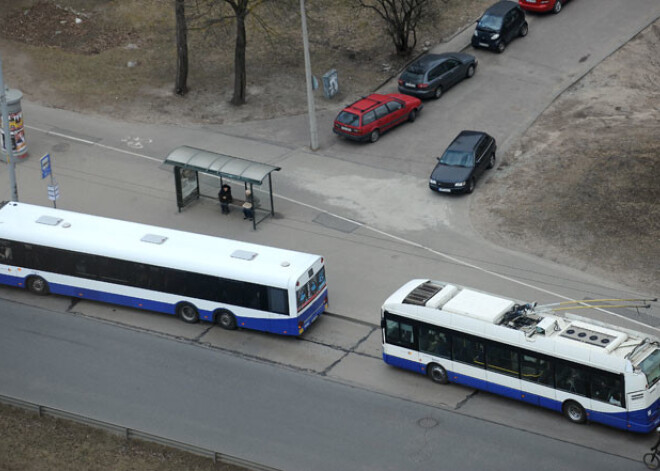 49.autobusa maršrutā būs jauna pieturvieta, 36.autobusam koriģēts kustības saraksts