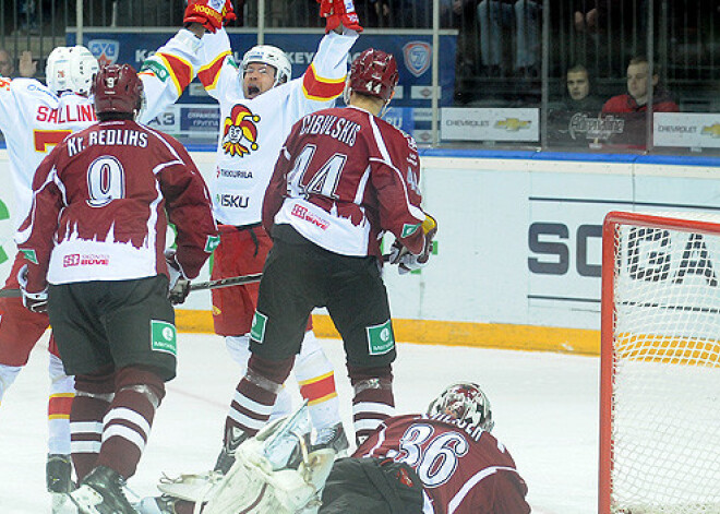 "Jokerit" teicamais vairākums saplosa "Dinamo" aizsardzību. FOTO