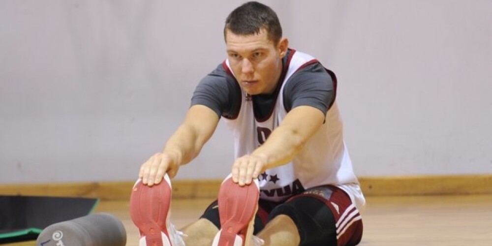 Dairis Bertāns un Jēkabsone-Žogota atzīti par gada labākajiem Latvijas basketbolistiem