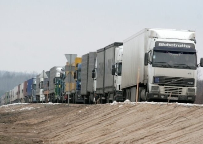 В очереди на пограничном пункте в Терехово стоят 290 автомобилей
