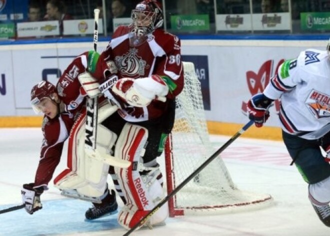 Rīgas "Dinamo" vārtu guvumiem bagātā spēlē piekāpjas KHL čempioniem Magņitogorskas "Metallurg"