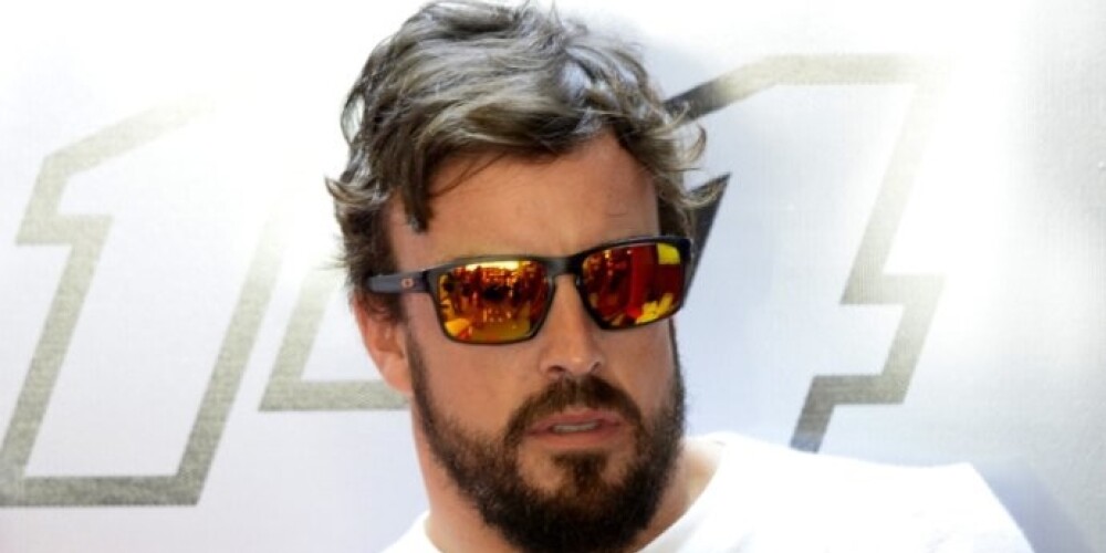 "McLaren" oficiāli paziņo par Alonso pievienošanos un Batona palikšanu