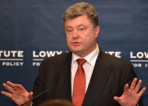 Как сообщил украинский лидер, находясь с визитом в Австралии, впервые за семь месяцев на Украине зафиксировано настоящее перемирие, за ночь не был ранен или убит ни один украинский военнослужащий
