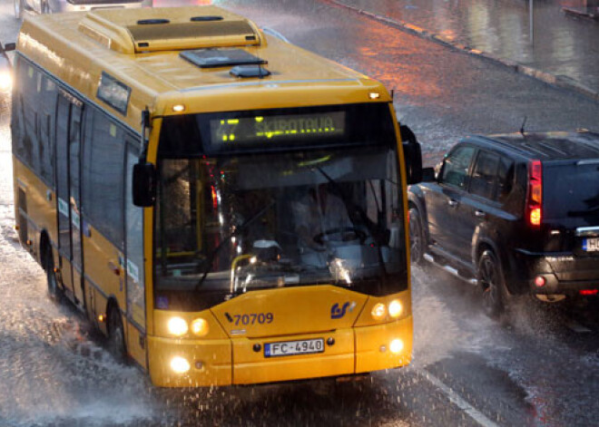 Pagarināta 50% atlaide braucieniem sabiedriskajā transportā gan rīdziniekiem, gan nerīdziniekiem