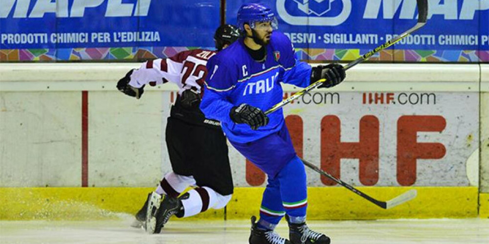 Latvijas U-20 hokejisti piekāpjas arī mājiniekiem itāļiem