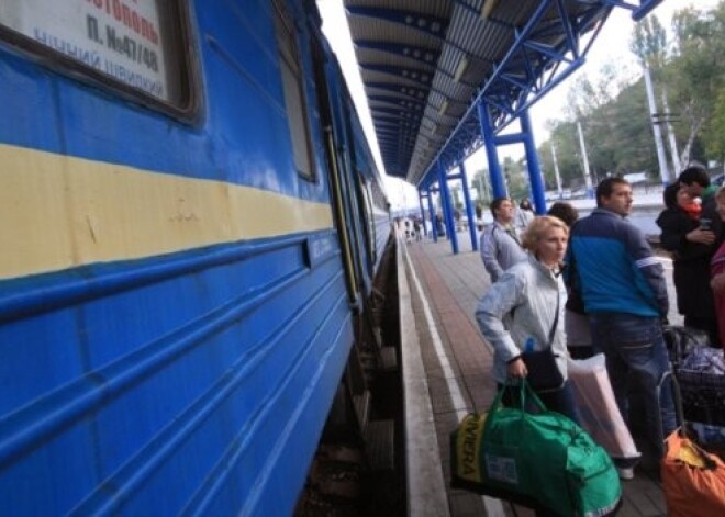 Ukraina aptur dzelzceļa un autobusu satiksmi ar okupēto Krimu