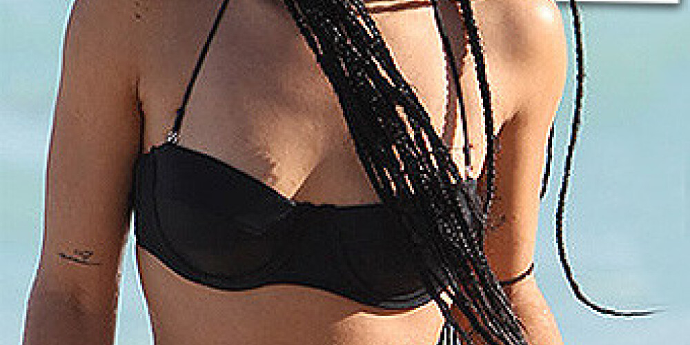 Lenija Kravica meita parāda lielisku augumu bikini. FOTO