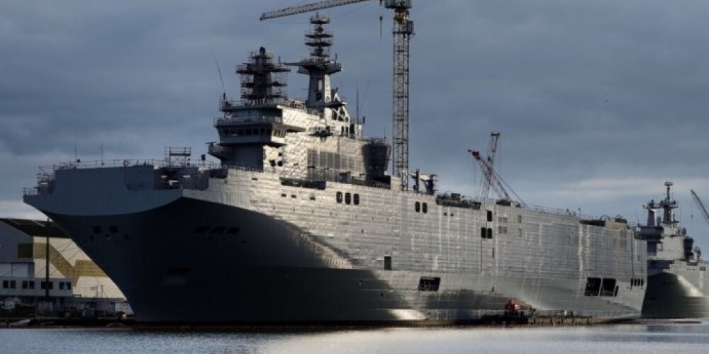 Francijas ministrs: Mēs nepiegādāsim Krievijai "Mistral" kuģus bez konkrēta apliecinājuma mieram Ukrainā