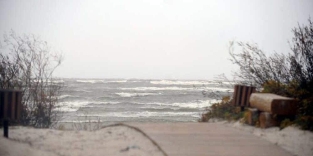 Sinoptiķi brīdina par tuvojošos vētru un plūdiem Rīgā