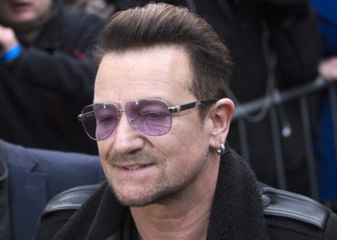 U2 līderis Bono: "Iespējams, vairs nekad nespēlēšu ģitāru"