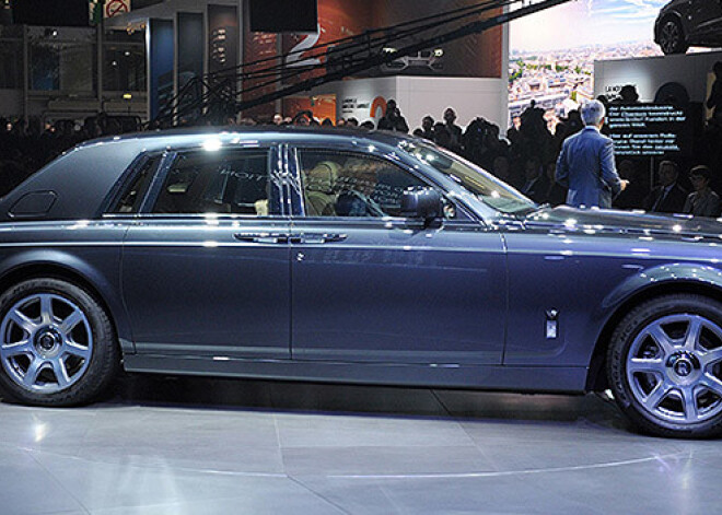 Pērn pārdots rekorddaudz "Rolls-Royce" automašīnu