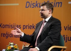 Komisārs Dombrovskis kritizē Baltiju par nespēju sadarboties sašķidrinātās gāzes termināļa izveidē