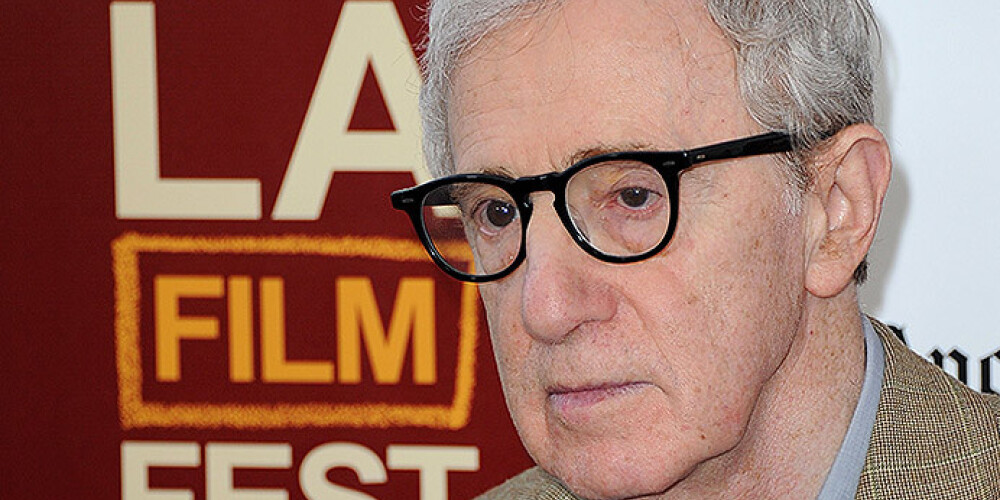 "Nezinu, kā es tajā iekūlos. Man nav ideju, un es nezinu, kur sākt. Domāju, ka "Amazon Studios" vadītājs Rojs Praiss to nožēlos," joko Allens.