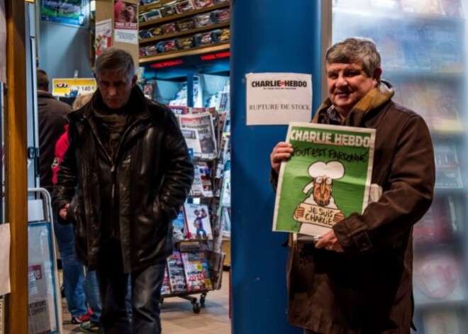 На обложке нового номера Charlie Hebdo пророк Мухаммед «Простил все»