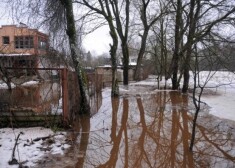 В январе прошлого года уровень воды в Огре не превышал 189 см, а во время весеннего наводнения достигал 4,62 метра