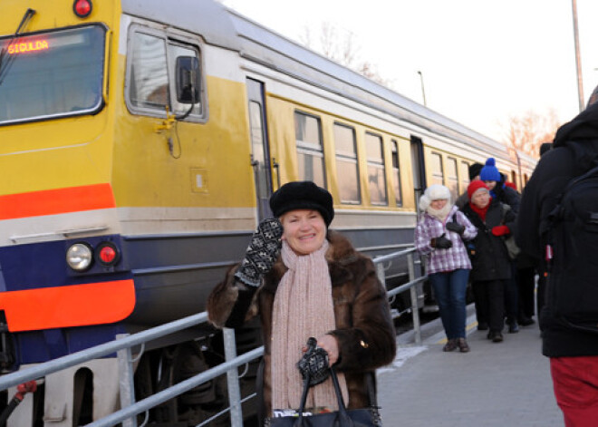 Atcels vilciena Sigulda–Rīga vakara reisu. Cilvēki paliek bez transporta?