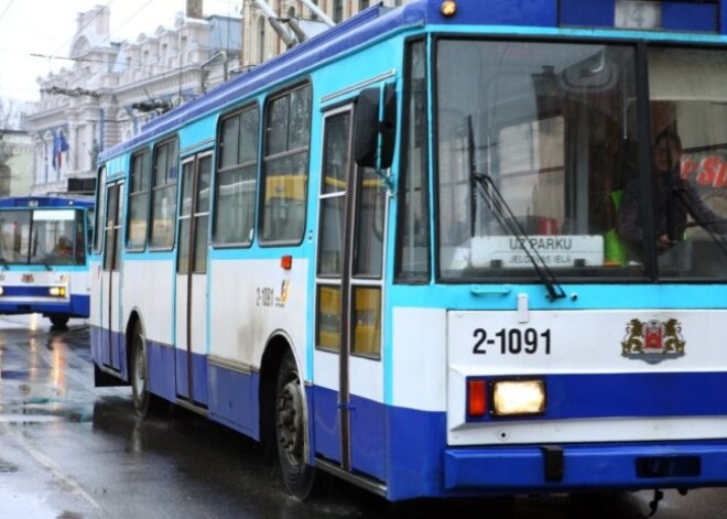 Rīkos protestu pret jaunajām biļešu cenām Rīgas sabiedriskajā transportā