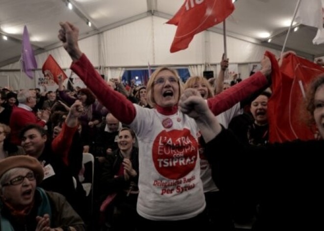 Vēlēšanās Grieķijā visvairāk balsu saņēmuši taupības pretinieki, liecina aptaujas. VIDEO