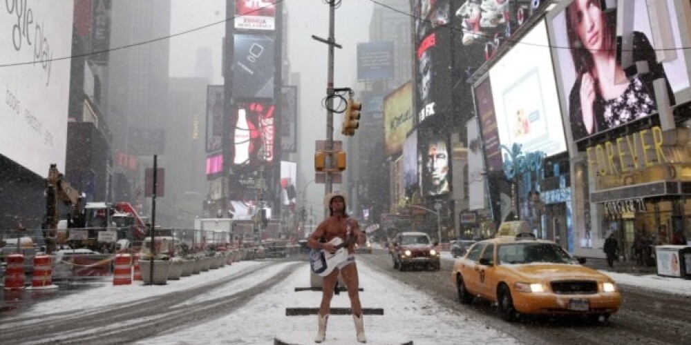 Ущерб от снежной бури в Нью-Йорке оценили в 200 млн долларов