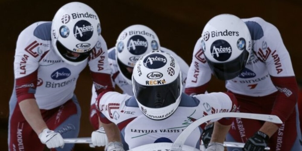 Oskars Melbārdis, Daumants Dreiškens, Arvis Vilkaste un Jānis Strenga svētdien Laplaņas trasē Francijā kļuva par Eiropas čempioniem uzvarot Pasaules kausa sestajā posmā bobslejā četriniekiem.