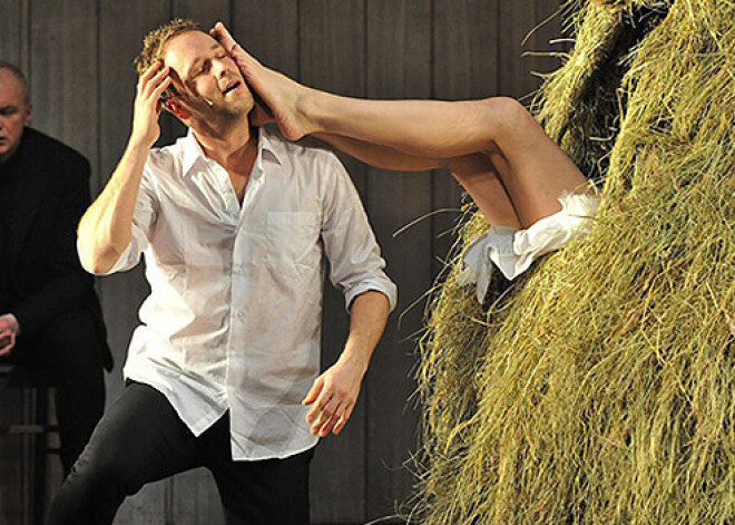 Publika sajūsmā par Serebreņņikova iestudētajiem "Raiņa sapņiem". FOTO