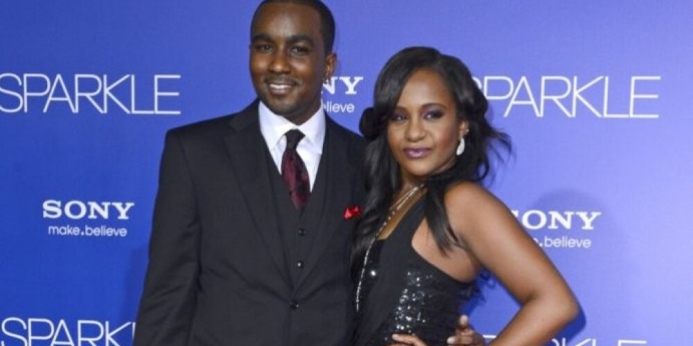 31 января Бобби Кристина Браун была доставлена в больницу после того, как ее супруг Ник Гордон обнаружил ее дома в бессознательном состоянии в наполненной водой ванной