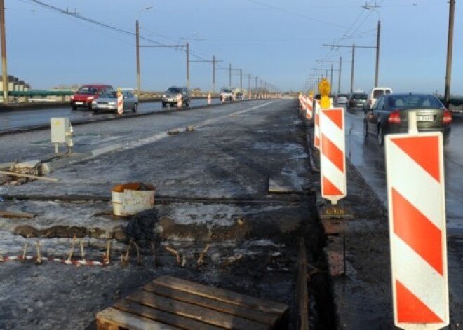 No nākamās nedēļas ierobežos satiksmi uz Salu tilta