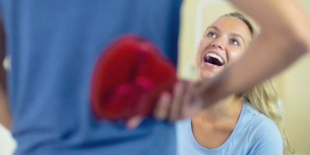 С приближением праздников, 12% опрошенных спешат приобрести сладости, чтобы подарить своей второй половинке