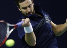 Ernests Gulbis ATP rangā pašlaik ieņem 13.vietu, bet turnīrā viņš bija izlikts ar trešo numuru, kas pirmo kārtu deva brīvu.