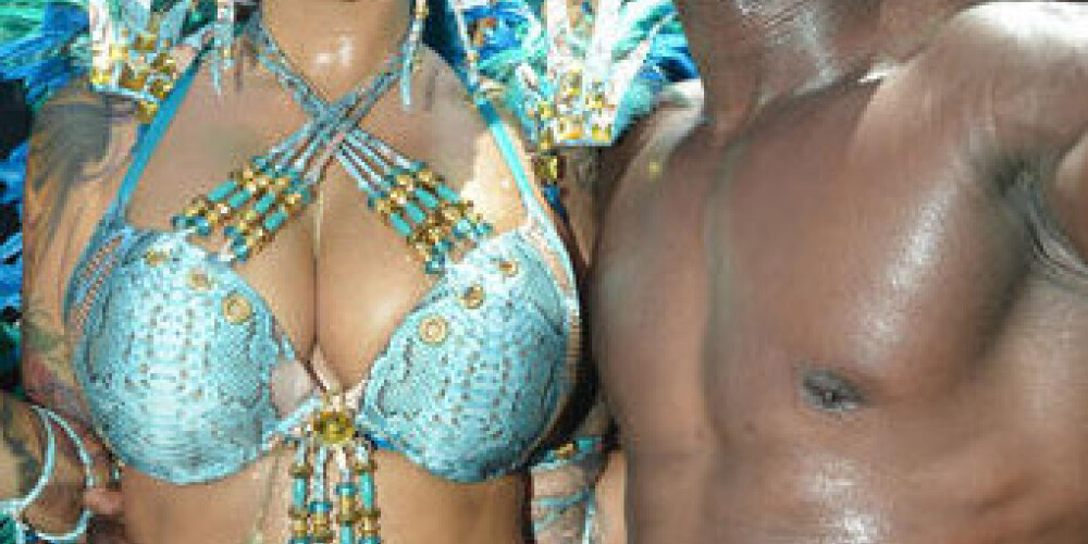 Modelei grib atņemt bērnu, bet viņa aizbrauc izklaidēties uz karnevālu Trinidadā! FOTO