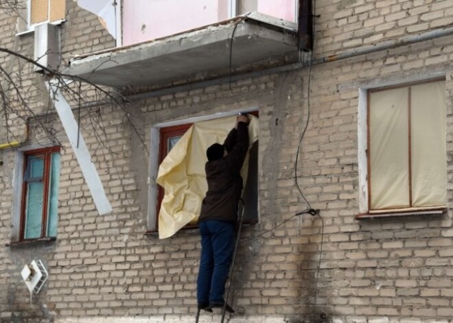 Mariupoles iedzīvotāji pērk pārtikas krājumus un apgūst bumbu patvertnes. FOTO