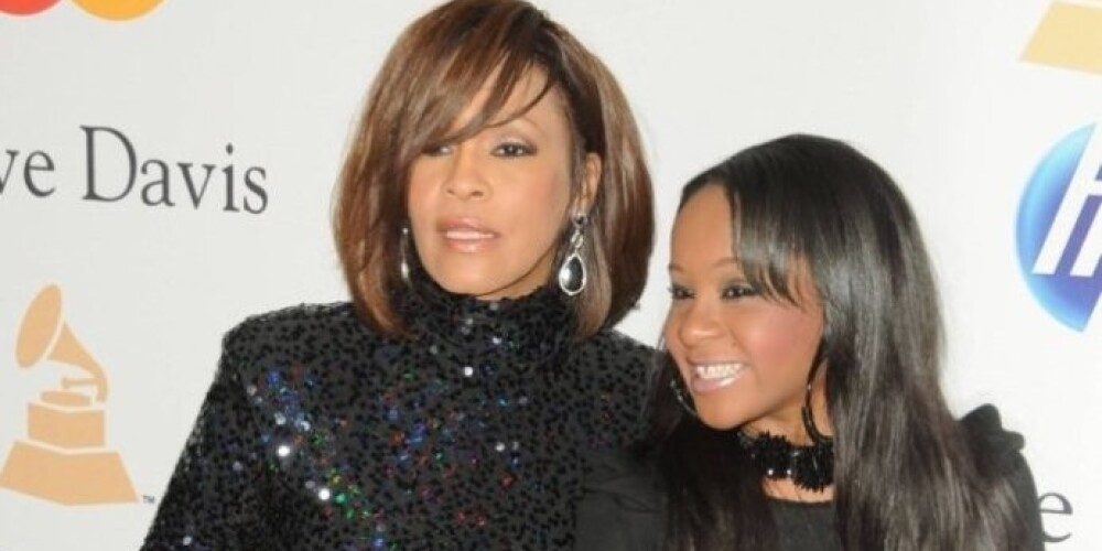 Дочь Уитни Хьюстон была обнаружена 31 января без сознания в ванной своего дома в пригороде Атланты