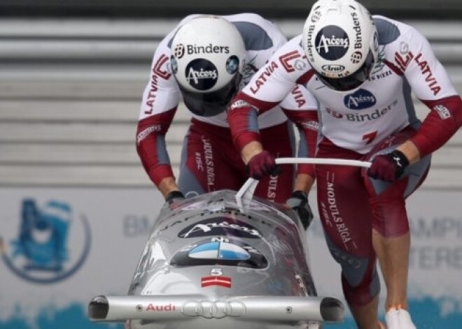 Melbārdis un Dreiškens izcīna sudraba medaļu pasaules čempionātā bobslejā