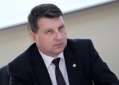 Министр обороны Раймонд Вейонис