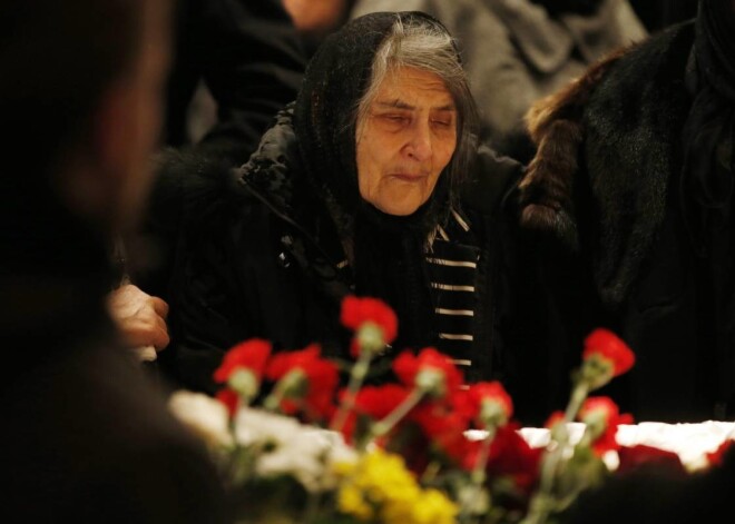 Maskavā atvadās no nošautā opozicionāra Borisa Ņemcova