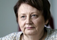 Viņas valdības ministri nepiedalīšoties pasākumos, kas varētu raisīt provokācijas, arī šogad uzsver Straujuma. Pērn premjeres aizliegumam neklausīja vides ministrs Einārs Cilinskis, un amatu viņam nācās pamest.