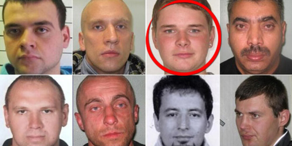 Šie ir daži no 17 imigrantiem, kurus meklē britu policija. Augšējā rindā otrais no labās puses ir Ostvalds, kuru Latvijā meklē par dalību grupveida izvarošanā.