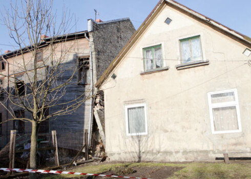 7. martā ap plkst.23 Rīgā, Buru ielā, sabrukusi kādas divstāvu dzīvojamās mājas kāpņutelpa starp pirmo un otro stāvu, kā arī bojāta mājas ārsiena.