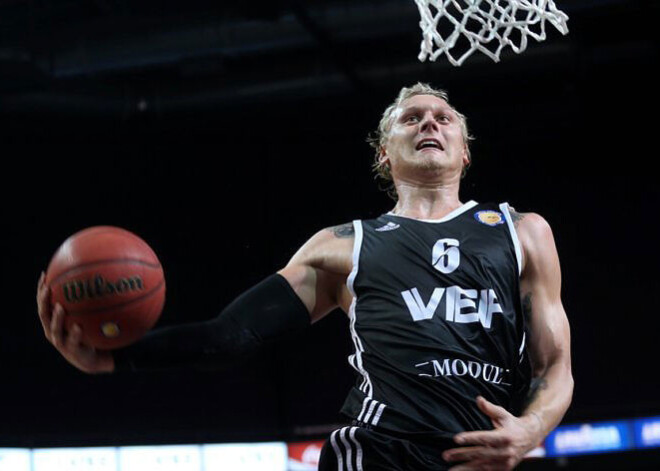 "VEF Rīga" basketbolisti sagrauj Bērziņa pārstāvēto "Krasnije kriļja" vienību