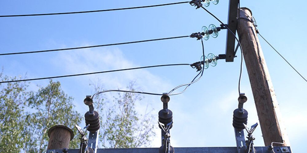 Talsos paredzēta vidējā sprieguma 20 kilovoltu gaisvadu elektrolīnijas posma pārbūve par kabeļu līniju 2,7 kilometru garumā.