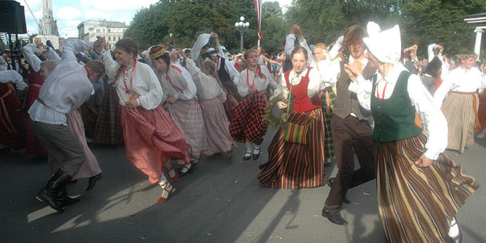 Rīgas domes Rīcības komiteja spriež par Skolu jaunatnes dziesmu un deju svētku organizāciju