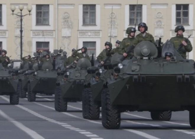 NATO satraucas par biežajām Krievijas armijas militārajām mācībām