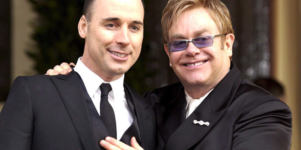 Tracis slavenu geju aprindās. Eltons Džons pamatīgi noskaities un aicina boikotēt "Dolce&Gabbana"