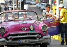 Туристы из разных стран стремятся увидеть страну в ее нынешнем состоянии